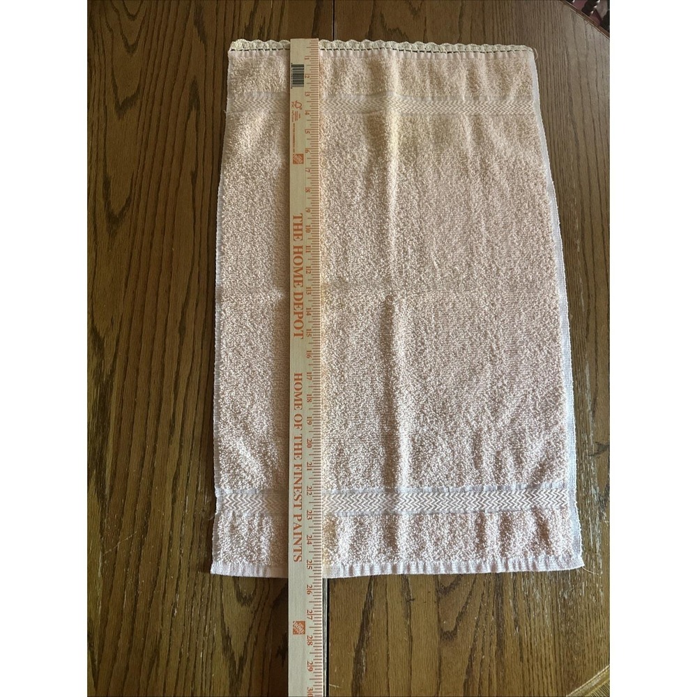 Soft Peach Bath Towel Set with Lace Trim - Picture 9 of 16